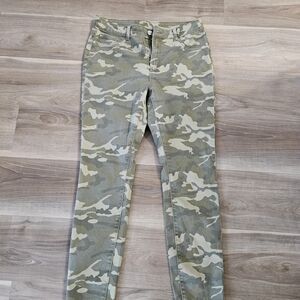 Camouflage Skinny Jeans Size 8